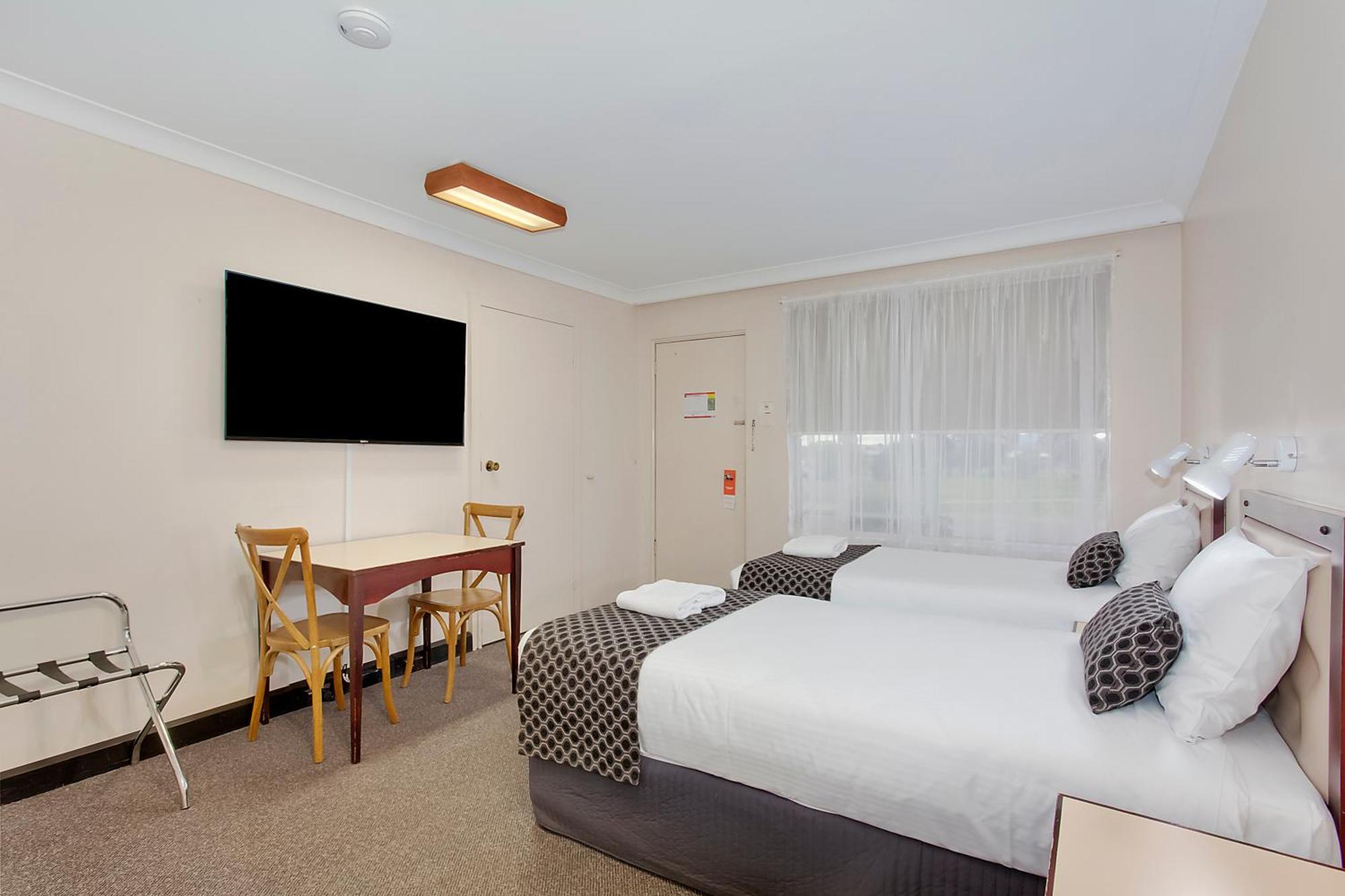 Econo Lodge Savannah Park Тамворт Екстер'єр фото