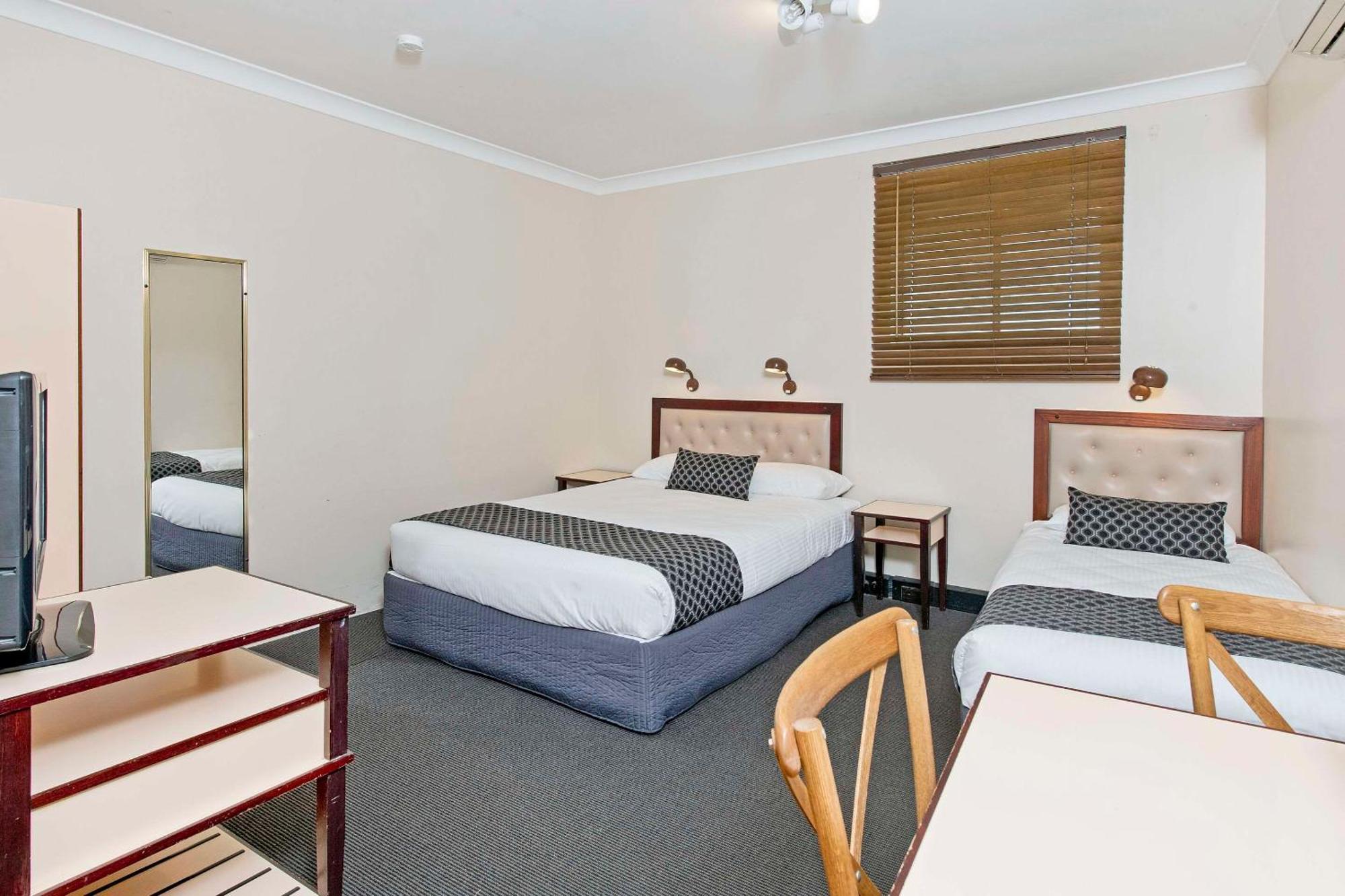Econo Lodge Savannah Park Тамворт Екстер'єр фото